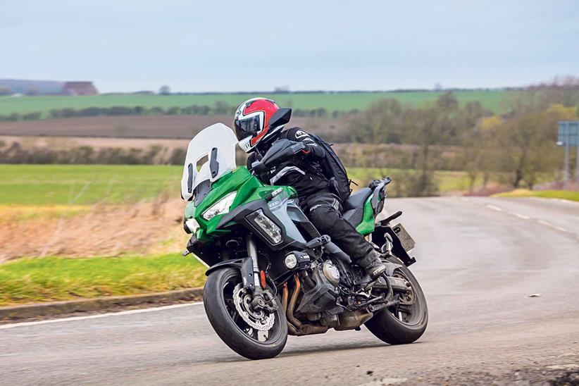 Cornering on the Kawasaki Versys 1000 SE