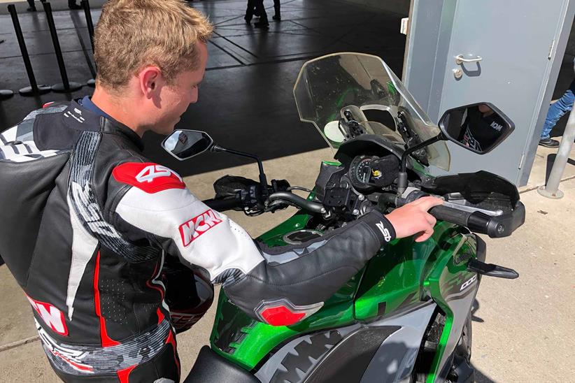 Adjusting the suspension on the Kawasaki Versys 1000 SE