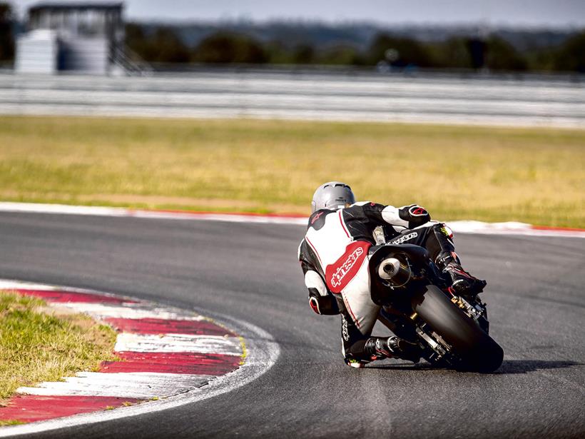 Honda CBR600RR trackday slick tyres