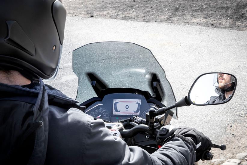 The Peugeot Pulsion 125's instrument cluster features an inverted rev counter like the firm's cars