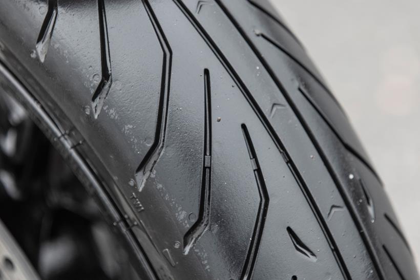 Pirelli Angel GT II tread pattern