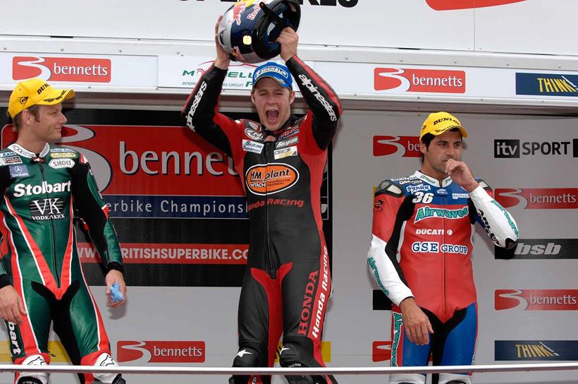 Jonathan Rea wins at Mondello Park