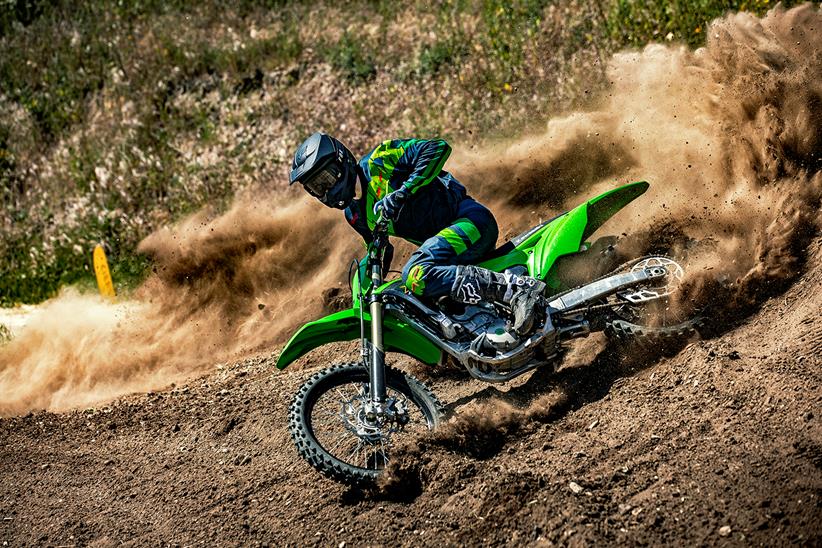 Kawasaki KX250 on berm