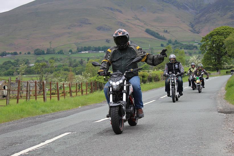 Northern Ningers riding together