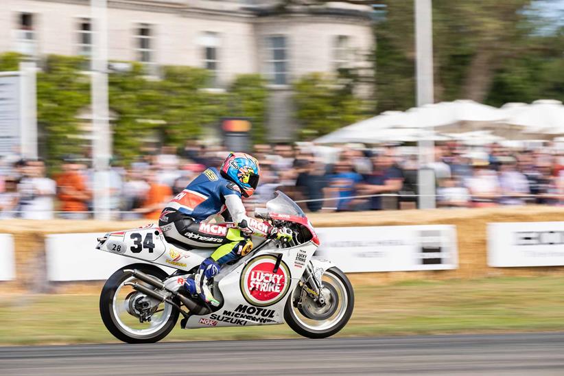 Riding Kevin Schwantz's Suzuki RGV500 at Goodwood