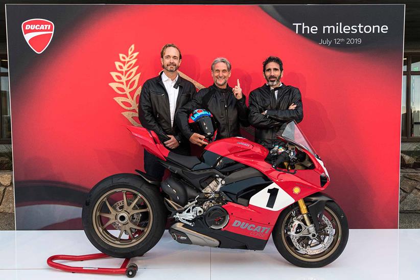 (L-R) Jason Chinnock with Carl Fogarty and Francesco Milicia