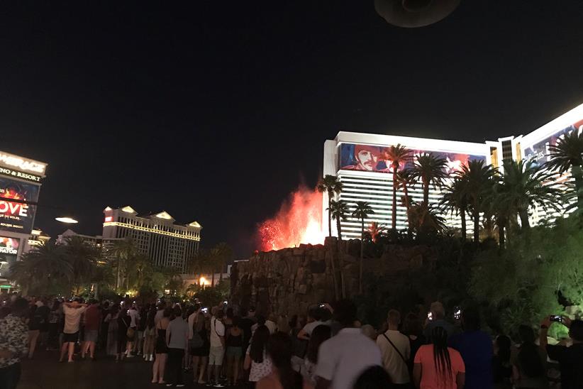 Vegas Mirage pyrotechnic show