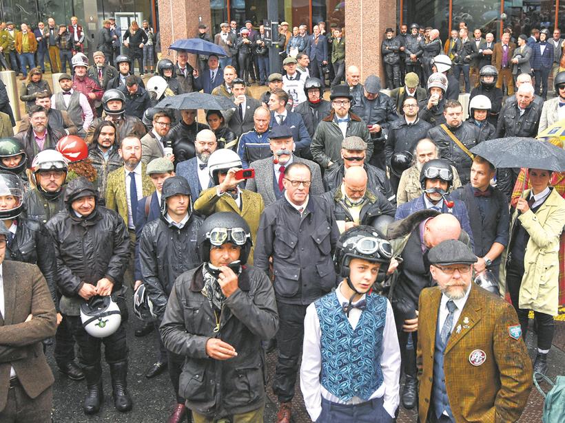 DGR 2019 attendees in the rain