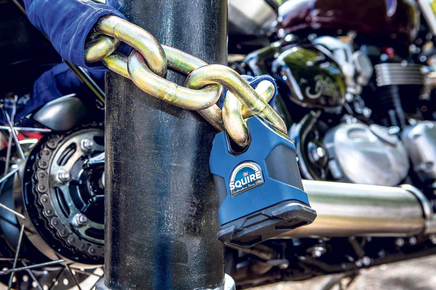 motorbike padlock and chain