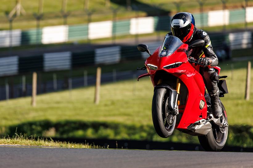 두카티 파니갈레 V4 S