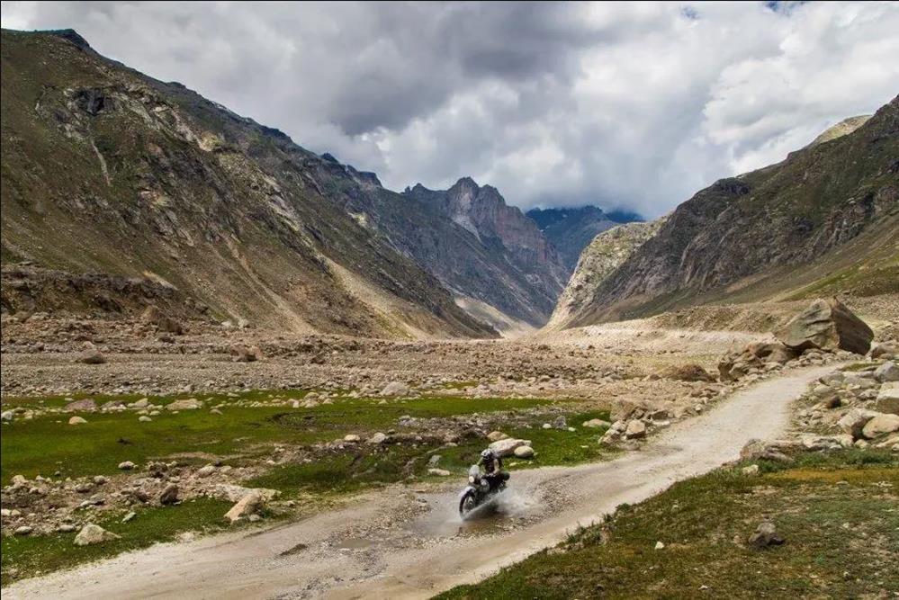The ultimate motorcycling high - Riding the Himalayas