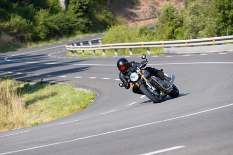 Triumph unveil Thruxton RS details and price