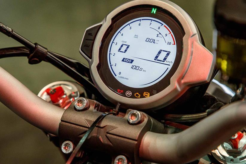 CFMoto 700 CL-X clock