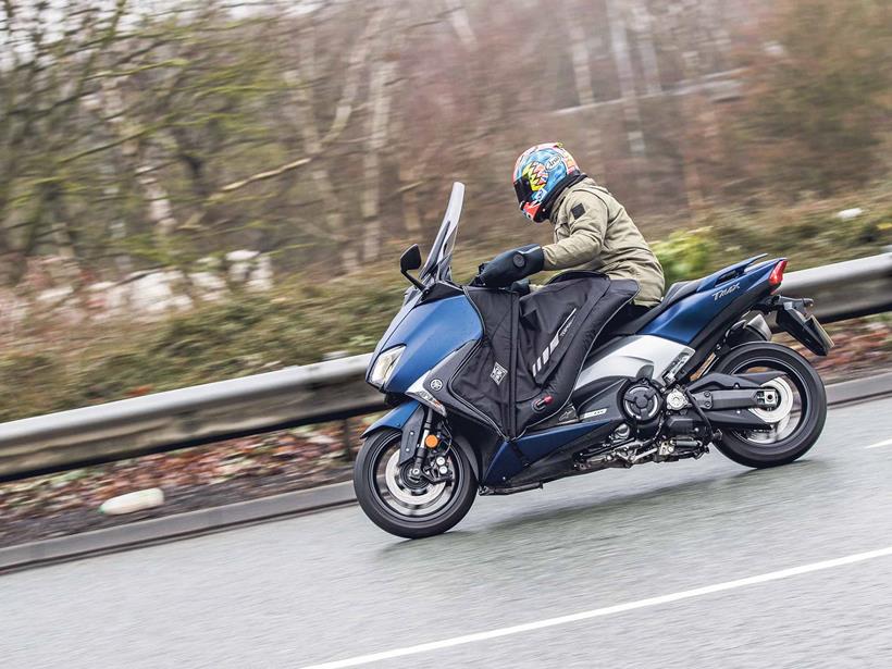 Cornering on the 2017 Yamaha TMAX