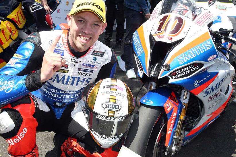 Hickman wins Superbike TT 2019