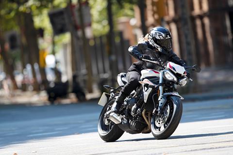 Triumph update A2 Street Triple S