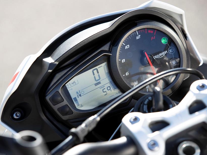 Triumph Street Triple S dash