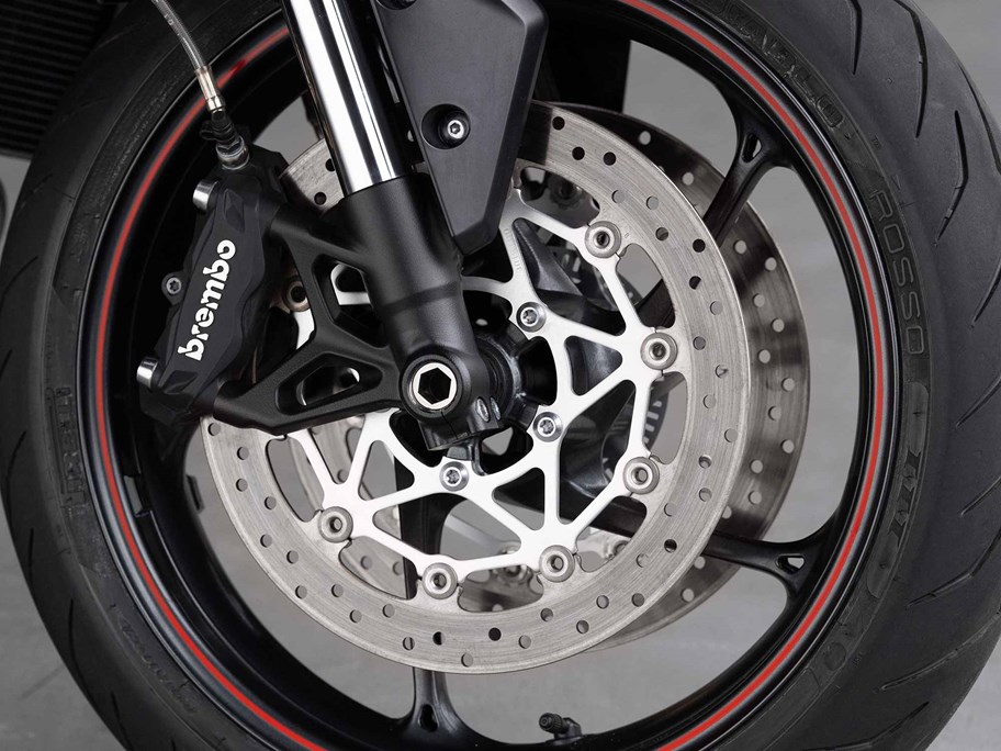 Cheaper 2020 Triumph Street Triple R gets two-way quickshifter as standard