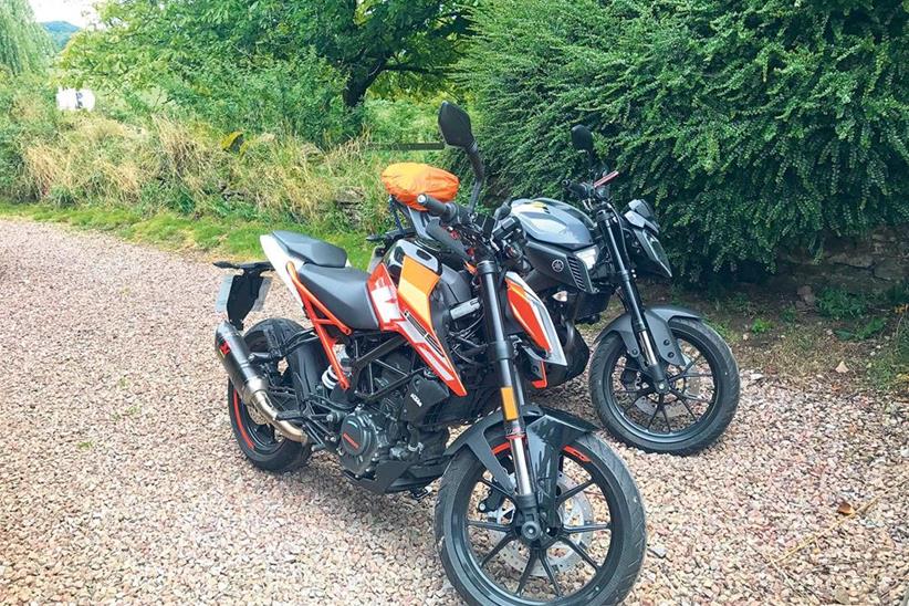 KTM 125 Duke alongside a Yamaha MT-125