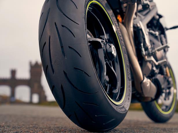 Tyre test: Metzeler M9 RR sports tyre review | MCN