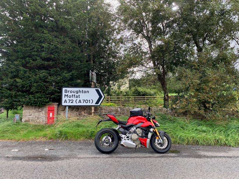 Long-distance riding on the Ducati Streetfighter V4 S