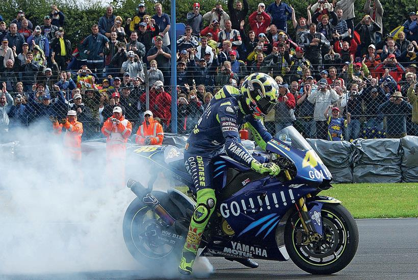 Valentino Rossi moves to Yamaha in 2004