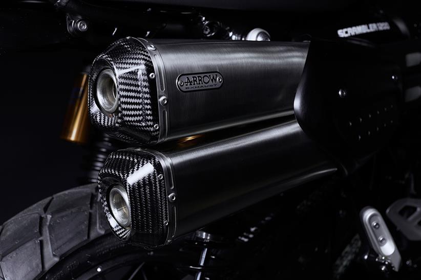 Triumph Scrambler 1200 Bond Edition exhaust