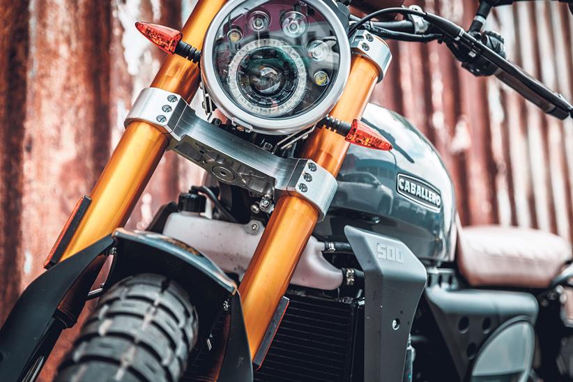 Fantic Caballero Scrambler 500 Deluxe front