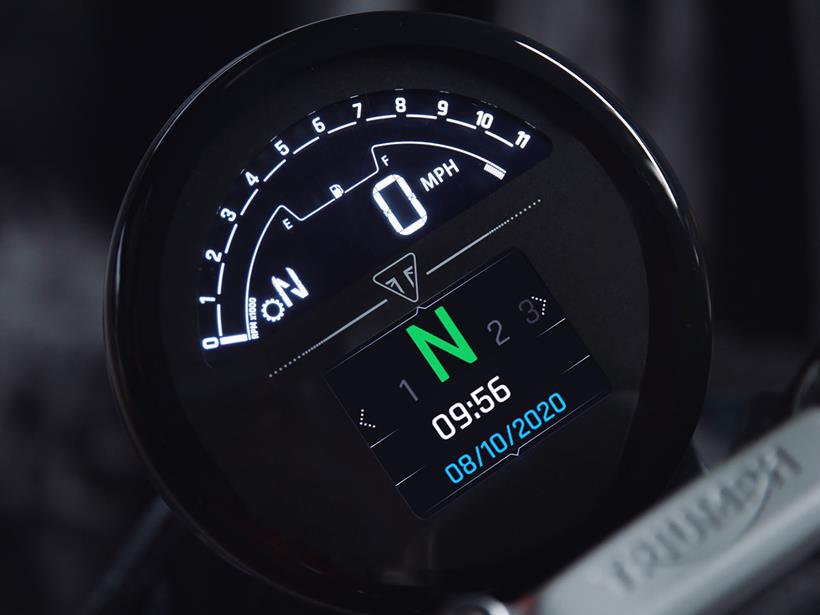 2021 Triumph Trident dash