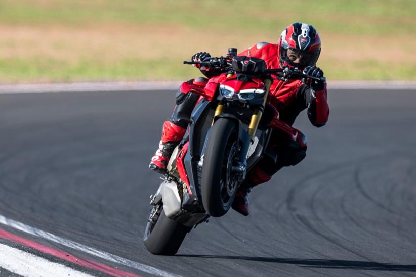 2025 Ducati Streetfighter V4 S, hard on the gas