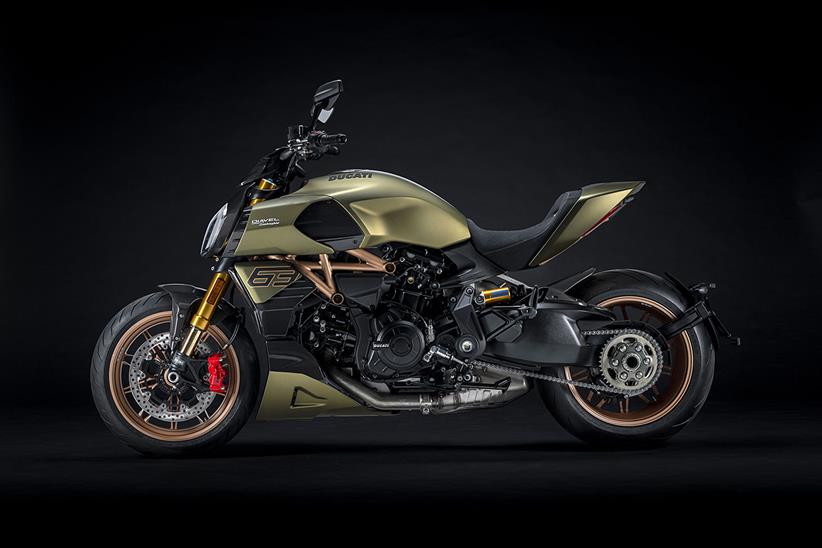 Ducati Diavel Lamborghini left side