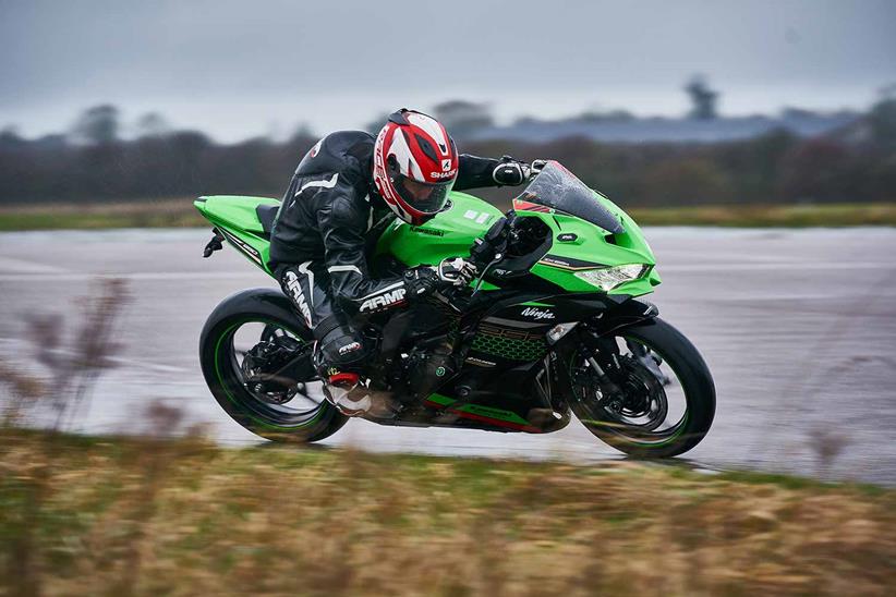 Cornering on the Kawasaki Ninja ZX-25R