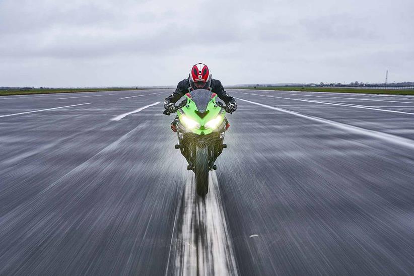 The Kawasaki Ninja ZX-25R gets dual LED lights