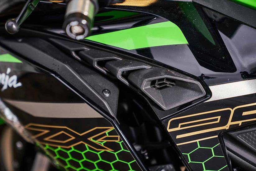 The Kawasaki Ninja ZX-25R features jagged lines