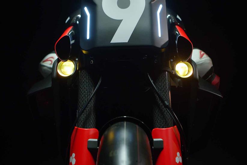 Small headlights mimic the Yamaha R1