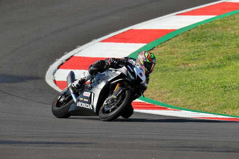 Ryo Mizuno tests the Honda Fireblade at Portimao