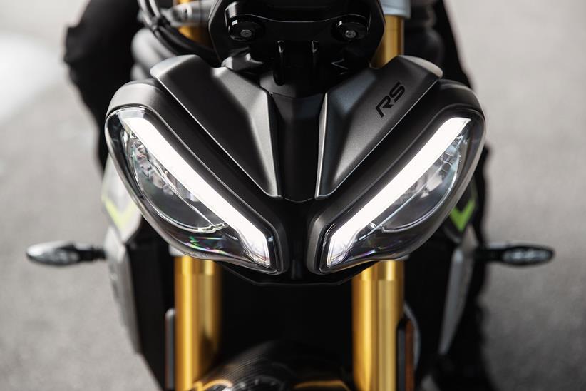 2021 Triumph Speed Triple 1200 RS headlights