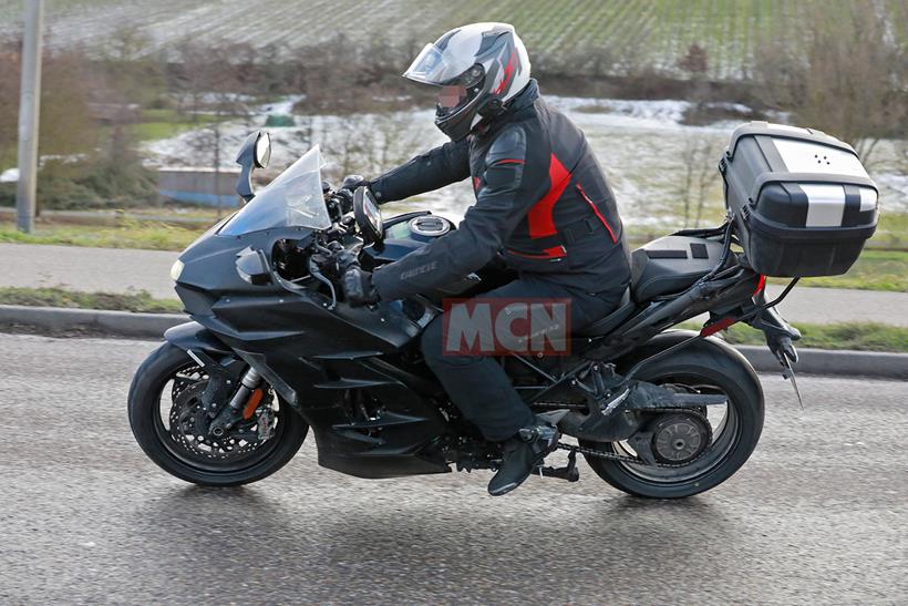 Kawasaki Ninja H2 SX SE+ spyshot side