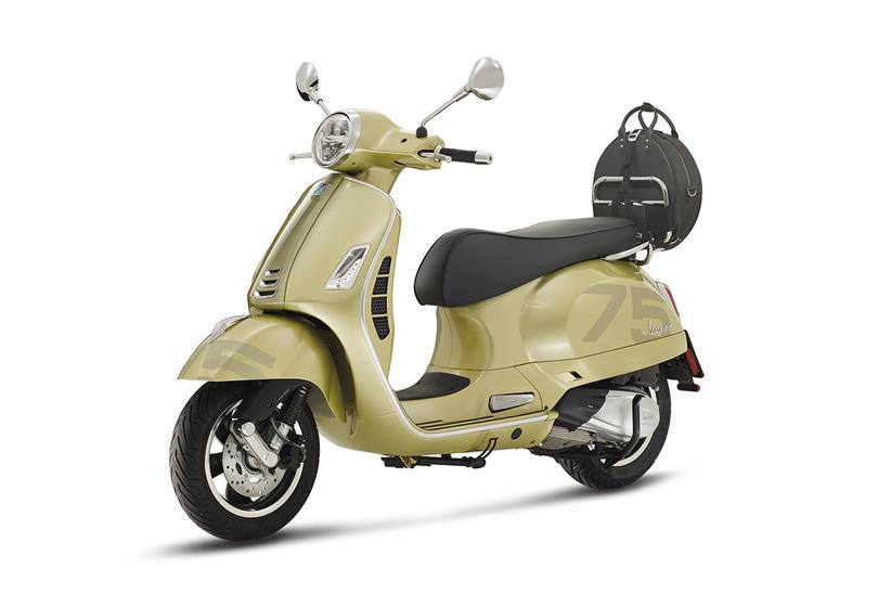 Piaggio Vespa GTS 75th