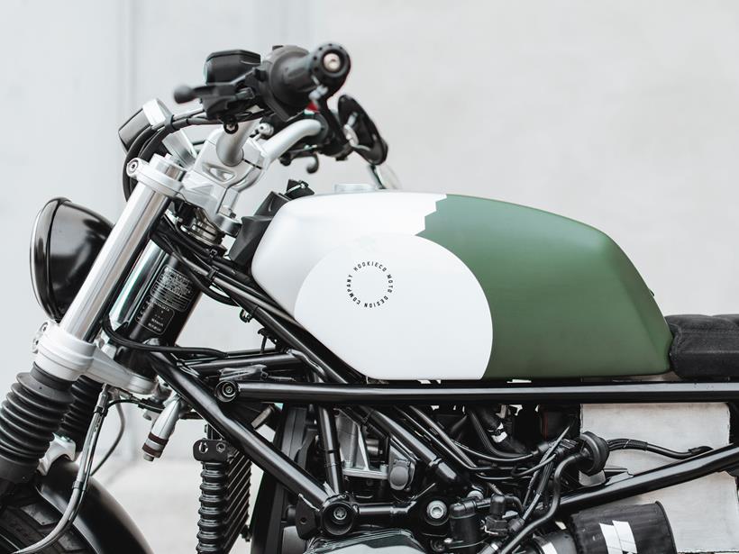 Custom fuel tank on the BMW RNineT Moto-Kit