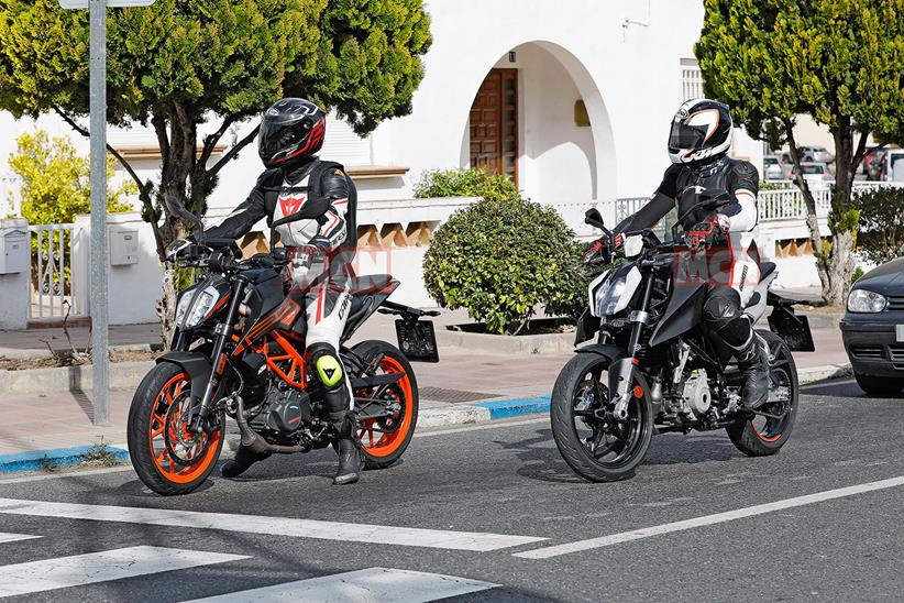 KTM 125 Duke spied in testing 2022