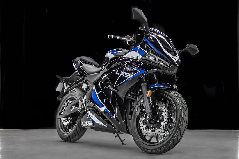 Lexmoto LXS 125 in blue and black