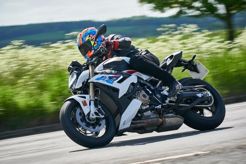 Cornering on the BMW S1000R