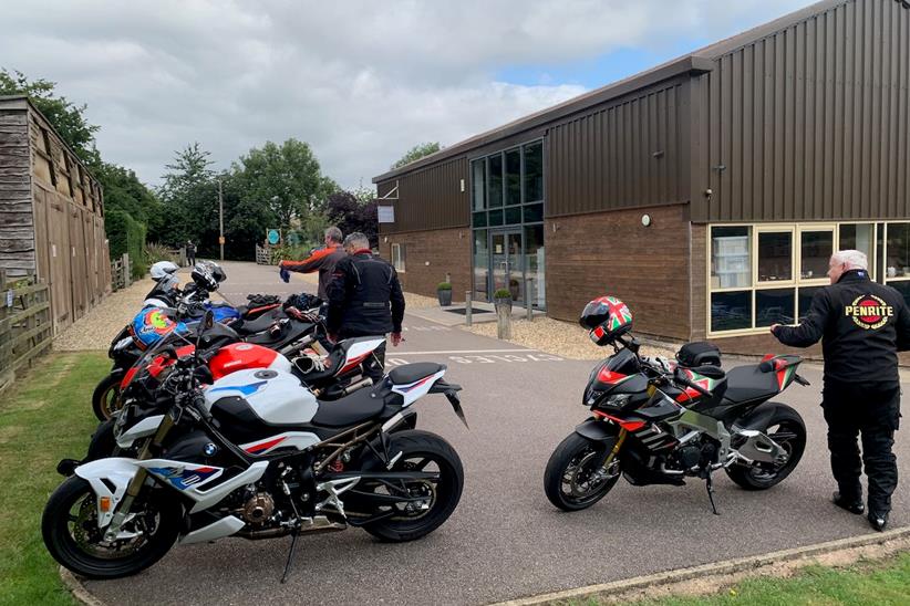 Coffee stop at Cafe Ventoux with BMW S1000R