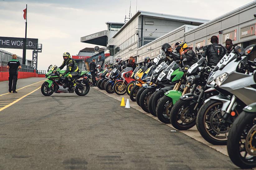 Kawasaki ZX-10R in the pits at Donington