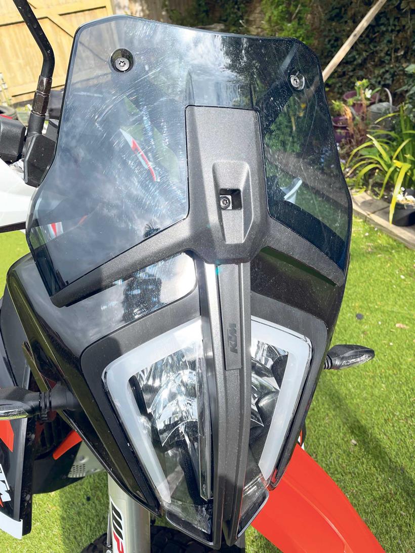 KTM 890 Adventure R Screen