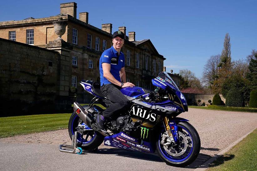 Ian Hutchinson meets his Edwards 1902 Yamaha R1