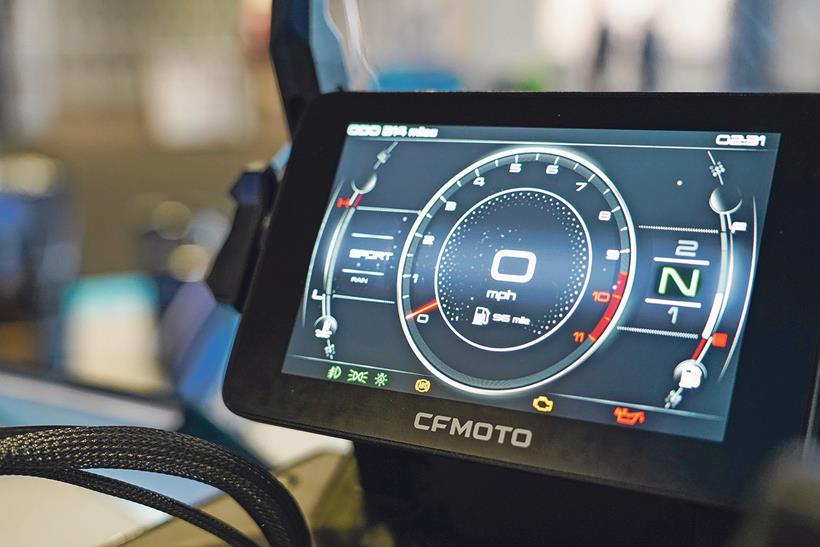 CFMoto 800MT TFT dash