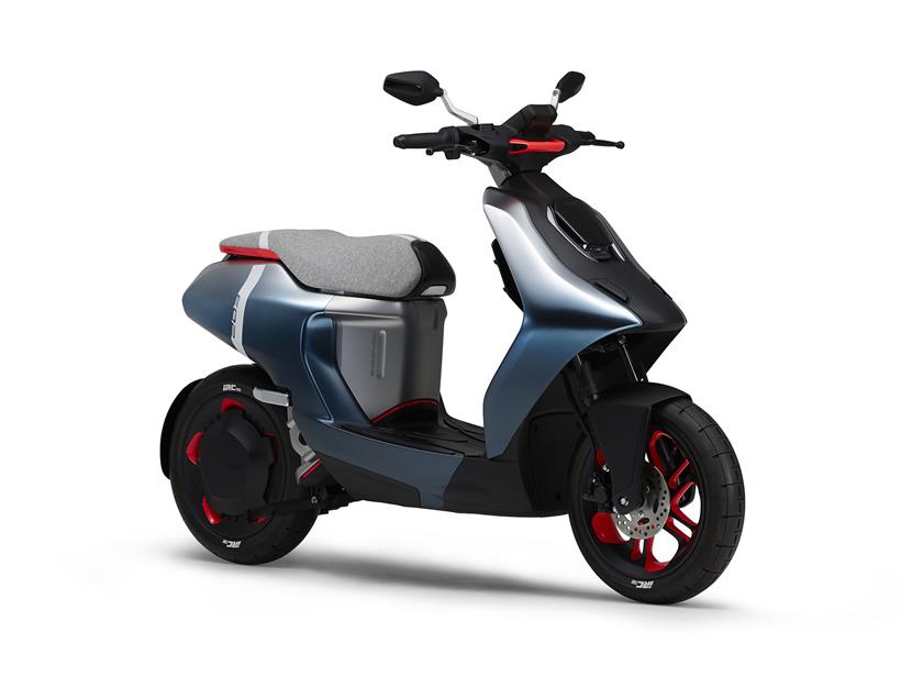 Yamaha E02 electric scooter concept