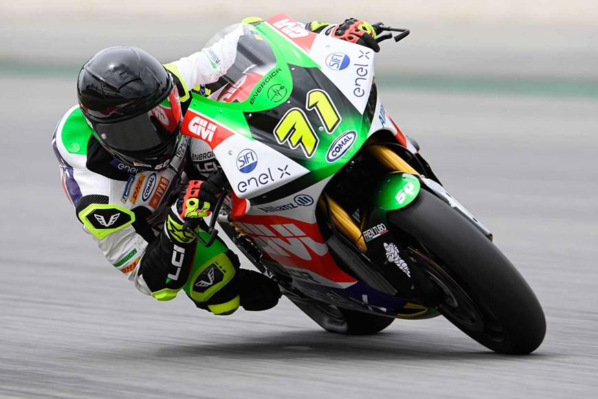 MotoE Barcelona: Miquel Pons takes historic victory for Lucio ...